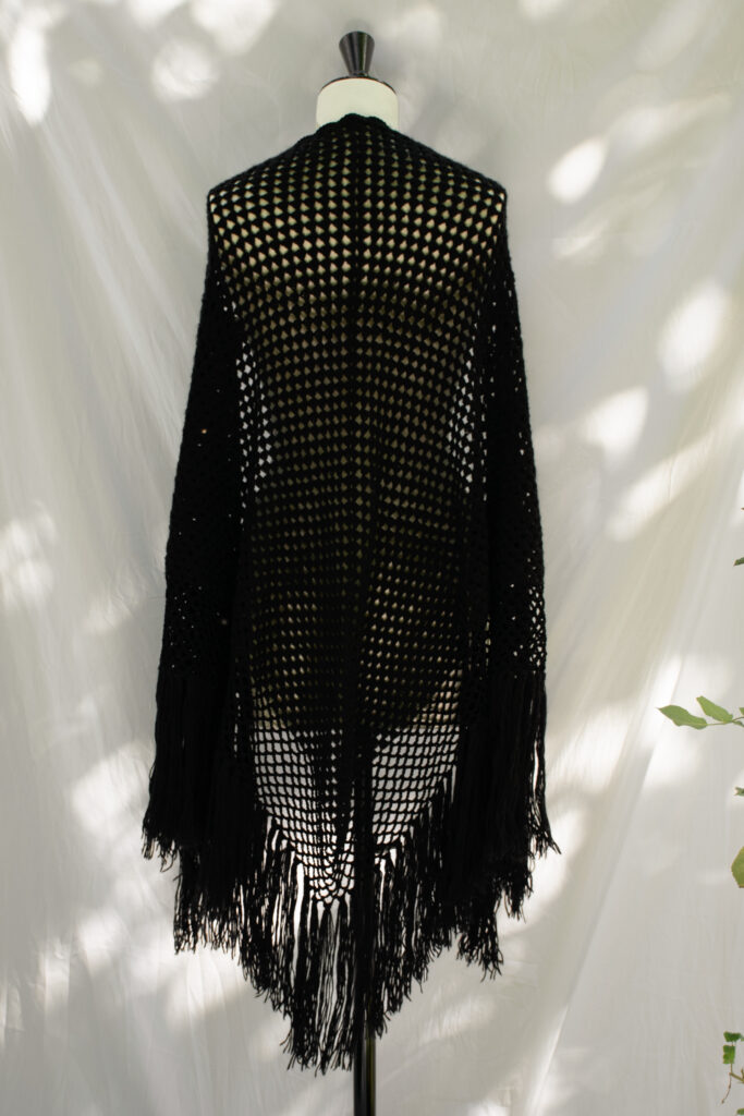 rubino-gaeta-abitoscialle-crochet-nero-02