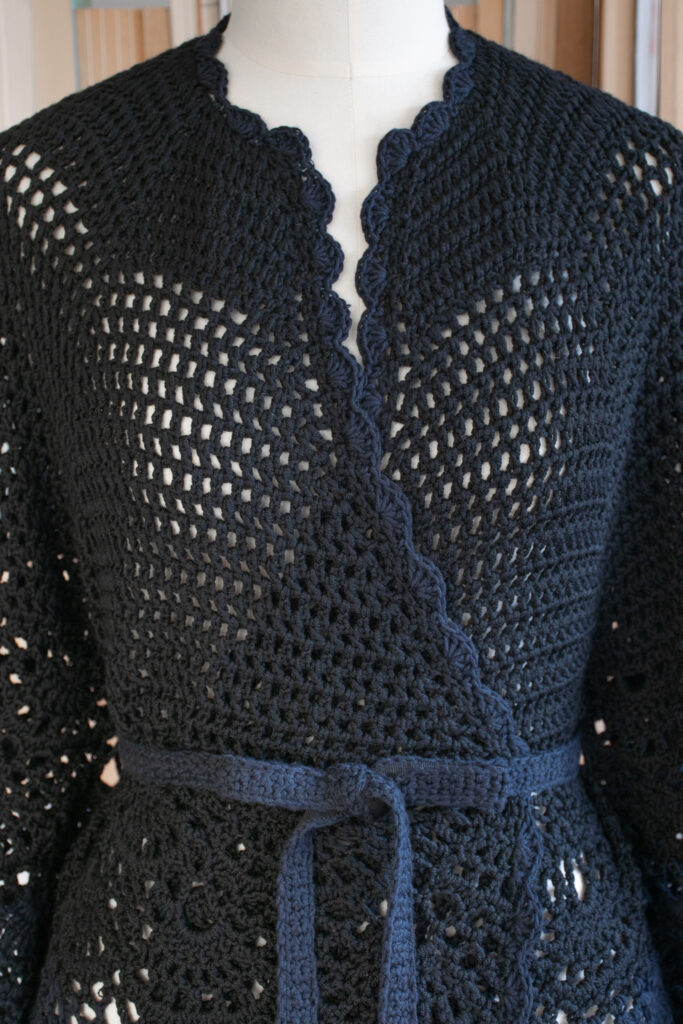 rubino-gaeta-cappettacrochet-lana-neroblu-03