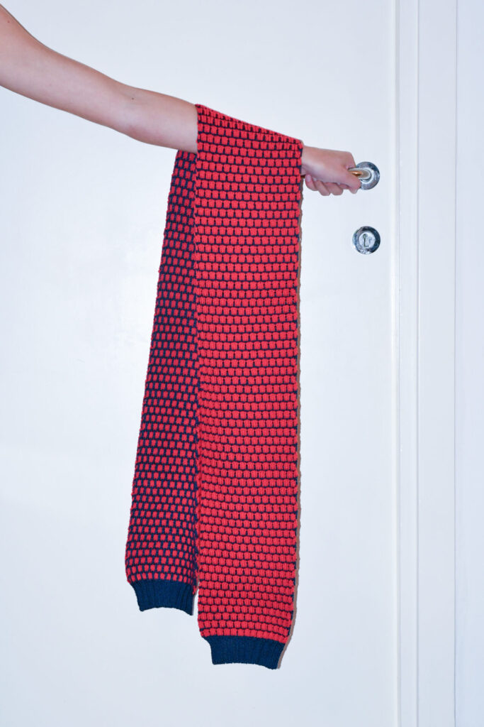 fw24109 d rubino gaeta sciarpascacchiera lana blurosso 02