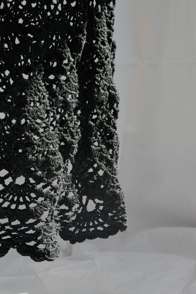 098-F-rubino-gaeta-gonna-crochet-nera-05