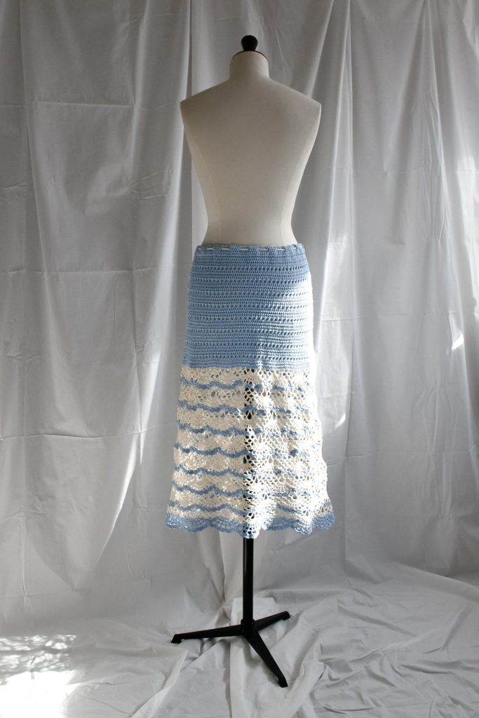 SS25_098-H-rubino-gaeta-gonna-crochet-azzurropanna-03