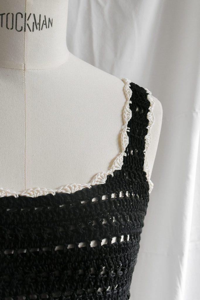 SS25_109-A-rubino-gaeta-top-crochet-neropanna-05