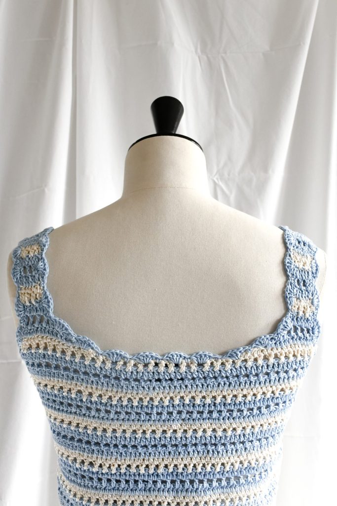 SS25_109-C-rubino-gaeta-top-crochet-azzurropanna-04