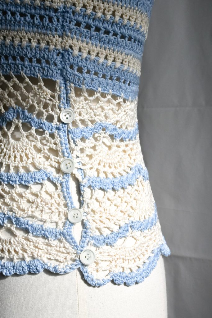 SS25_109-C-rubino-gaeta-top-crochet-azzurropanna-05