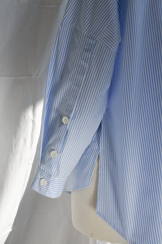 SS25_110-C-rubino-gaeta-camicia-pulcinella-righe-azzurre-collo-azzurro-04