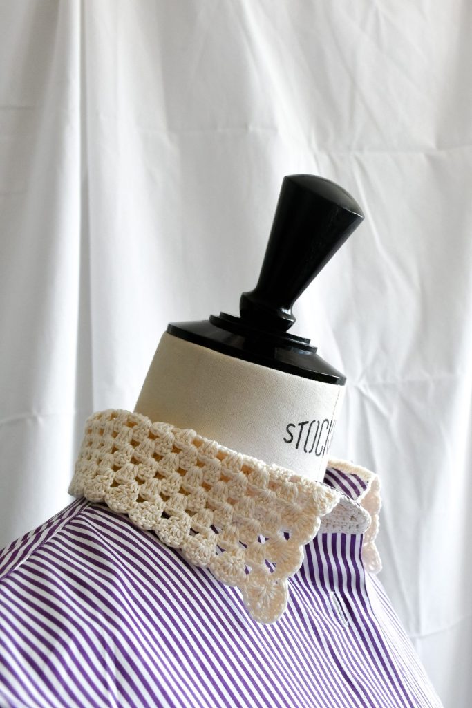 SS25_110-D-rubino-gaeta-camicia-pulcinella-righe-lilla-collo-panna-03